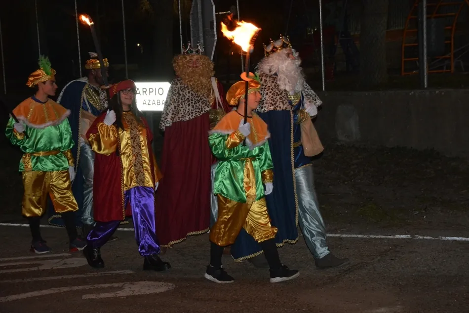 Foto 7 - Los Reyes Magos llegaron a Carpio de Azaba cargados de regalos  