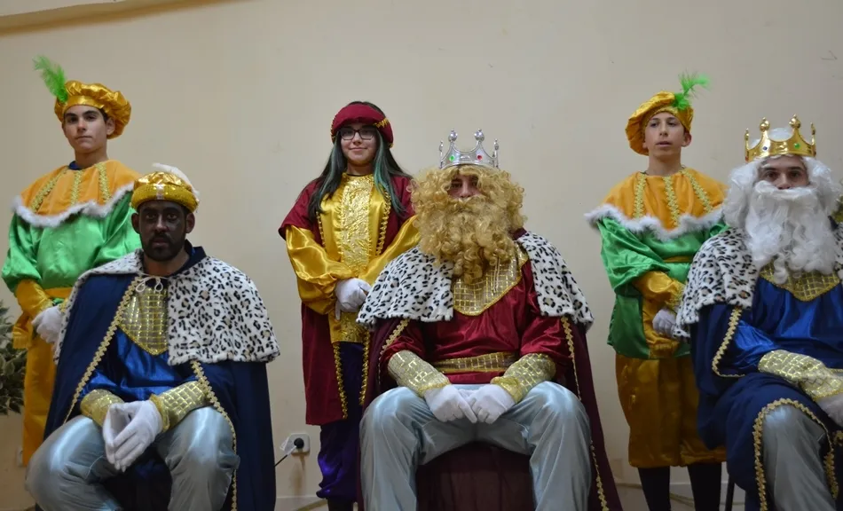 Foto 4 - Los Reyes Magos llegaron a Carpio de Azaba cargados de regalos  