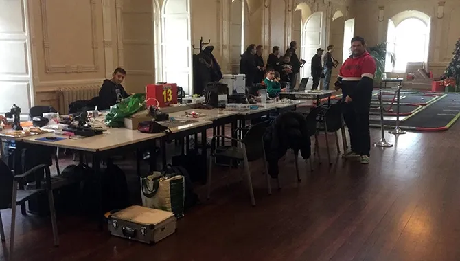 El Centro Social acogía la 5ª Rosconada Mini Z del Club RC Peñaranda