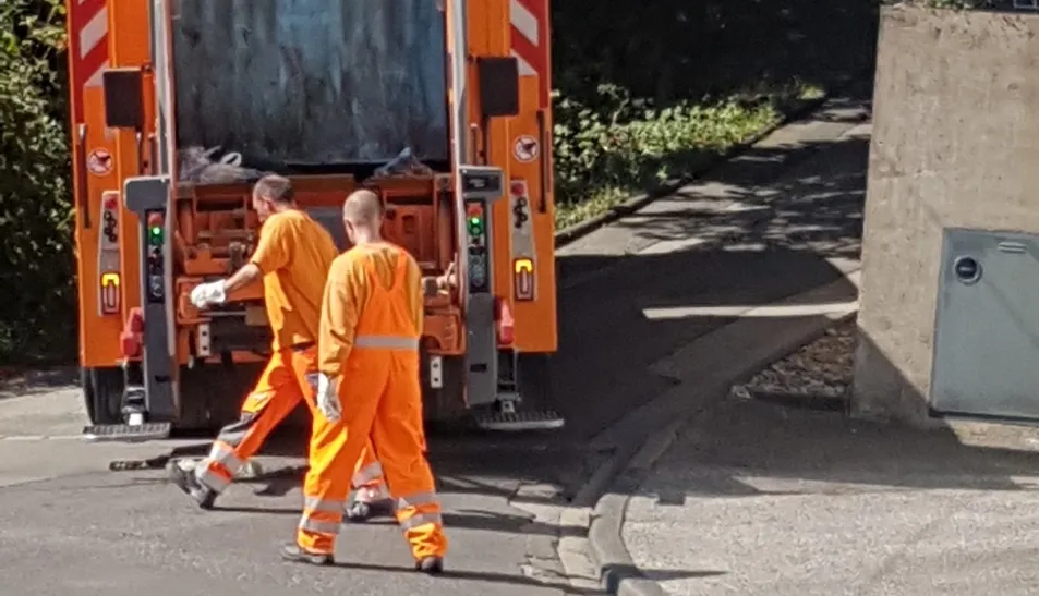 Vivir en el extranjero es más bien sinonimo de mucha lucha de trabajo muy duro, de mucho sacrificio, soledad, nostalgia...