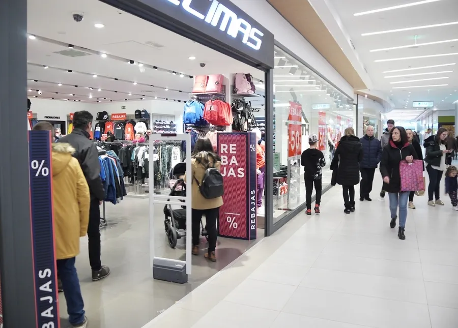 Foto 11 - El gasto medio por persona durante las rebajas es de 100 euros    &nbsp;  