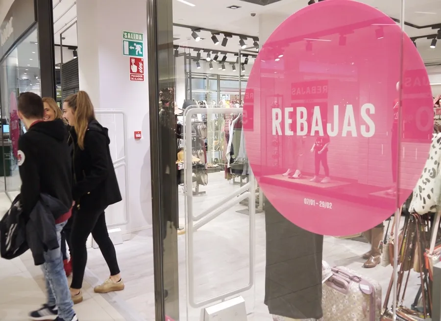 Foto 10 - El gasto medio por persona durante las rebajas es de 100 euros    &nbsp;  