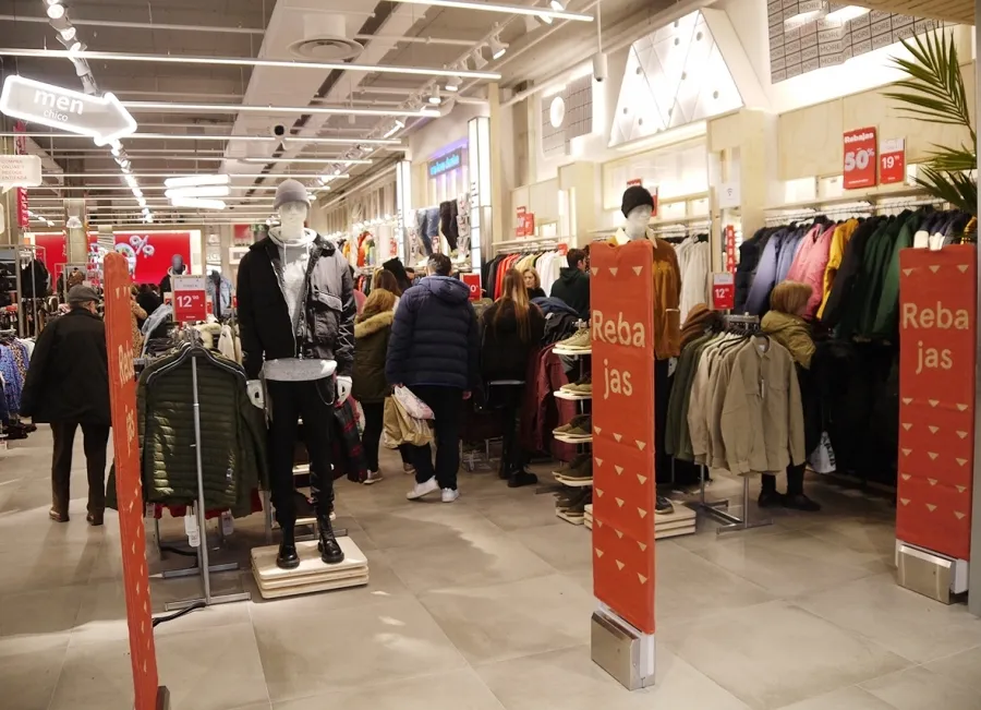 Foto 9 - El gasto medio por persona durante las rebajas es de 100 euros    &nbsp;  