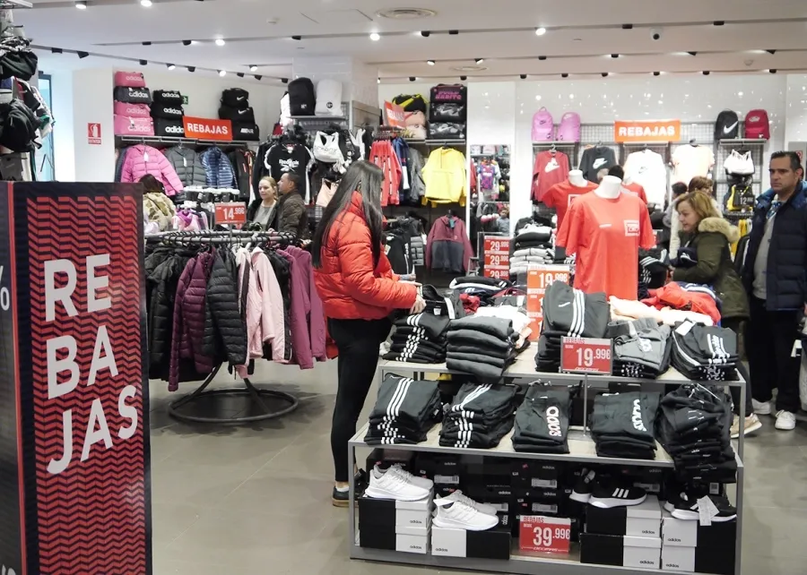 Foto 3 - El gasto medio por persona durante las rebajas es de 100 euros    &nbsp;  