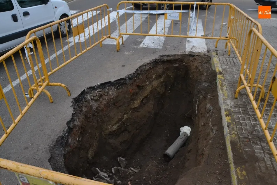 Foto 3 - Tareas de reparaci&oacute;n en Conde de Fox&aacute; obligan a realizar cortes de tr&aacute;fico y en el suministro de ...