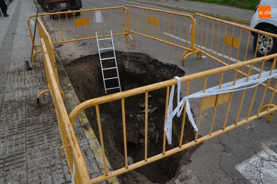 Foto 5 - Tareas de reparaci&oacute;n en Conde de Fox&aacute; obligan a realizar cortes de tr&aacute;fico y en el suministro de ...