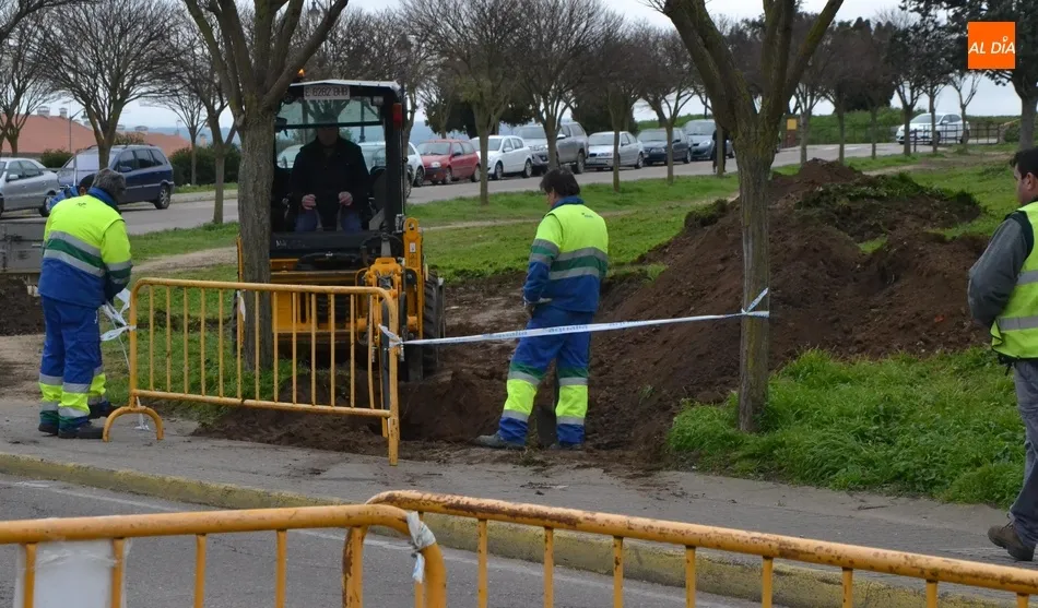 Foto 8 - Tareas de reparaci&oacute;n en Conde de Fox&aacute; obligan a realizar cortes de tr&aacute;fico y en el suministro de ...