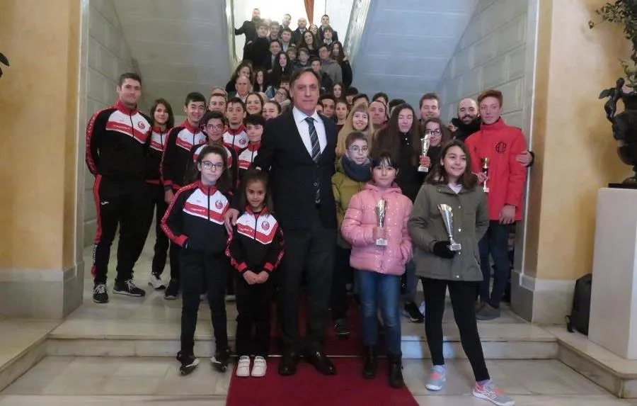 Foto 4 - Homenaje del Ayuntamiento a m&aacute;s de sesenta campeones de Judo, Kung-Fu y K&aacute;rate