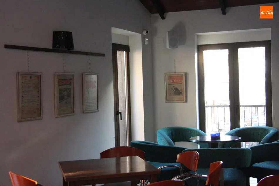 Foto 7 - El Trastero de Vitigudino acoge una exposici&oacute;n sobre la trayectoria art&iacute;stica de S. M. El Viti  