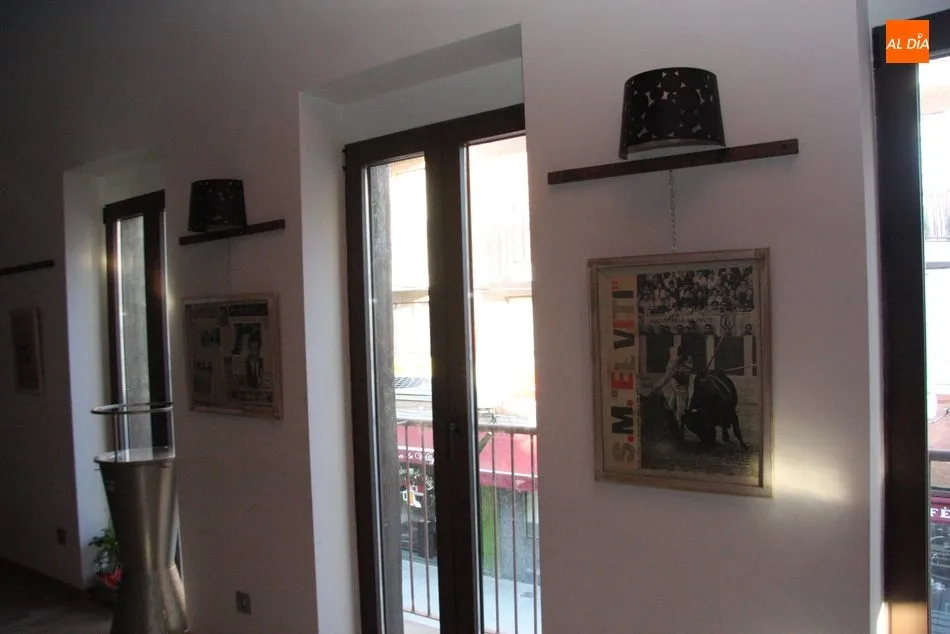 Foto 4 - El Trastero de Vitigudino acoge una exposici&oacute;n sobre la trayectoria art&iacute;stica de S. M. El Viti  