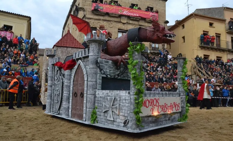 Única carroza (que era doble) presentada al Concurso del Carnaval 2019