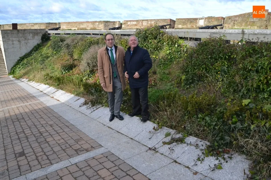 Foto 2 - Llega una cuadrilla de jardines de la Diputaci&oacute;n dedicada al arreglo de entornos patrimoniales  