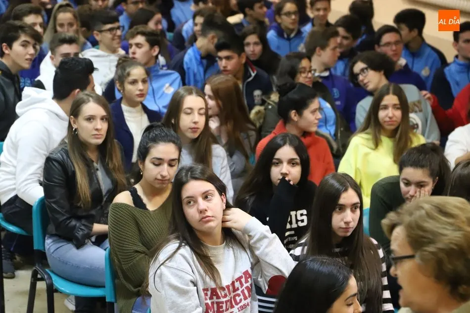 Foto 4 - El testimonio directo de las v&iacute;ctimas del terrorismo llega a escolares salmantinos