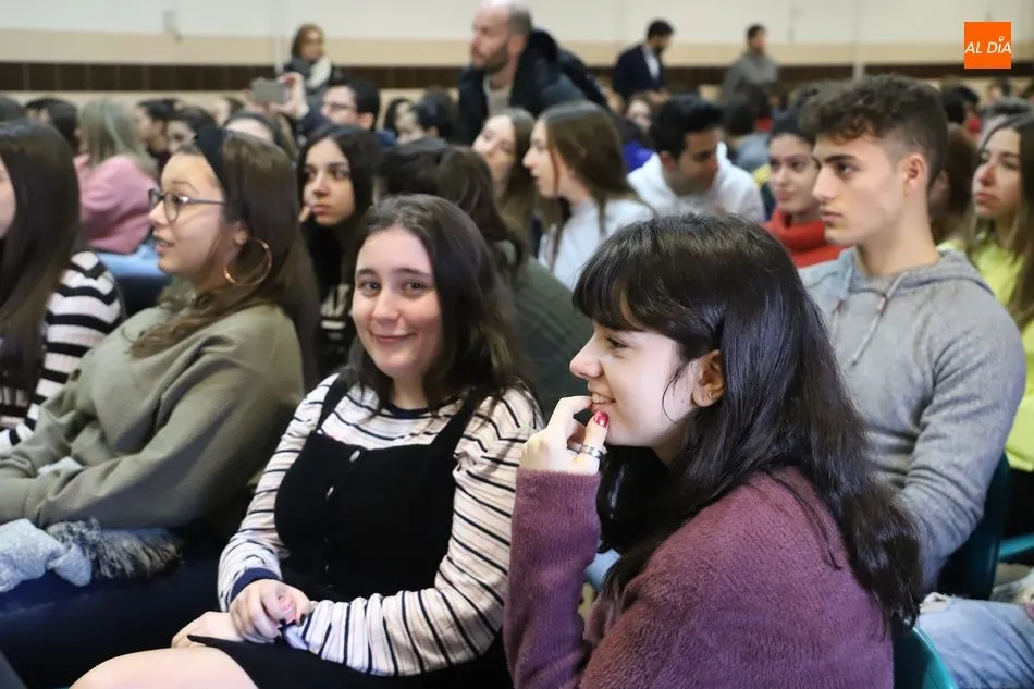 Foto 5 - El testimonio directo de las v&iacute;ctimas del terrorismo llega a escolares salmantinos