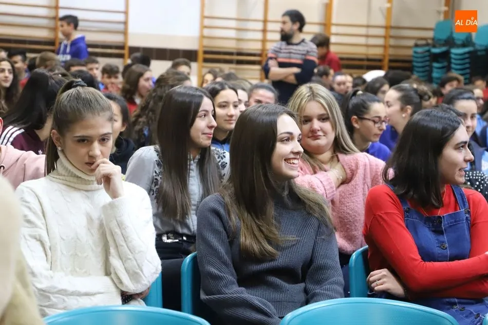 Foto 7 - El testimonio directo de las v&iacute;ctimas del terrorismo llega a escolares salmantinos