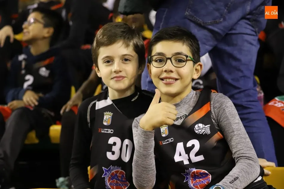 Foto 5 - El CB Tormes celebra la presentaci&oacute;n de su cantera con un triunfo sobre el ULE Basket Le&oacute;n (92-56)