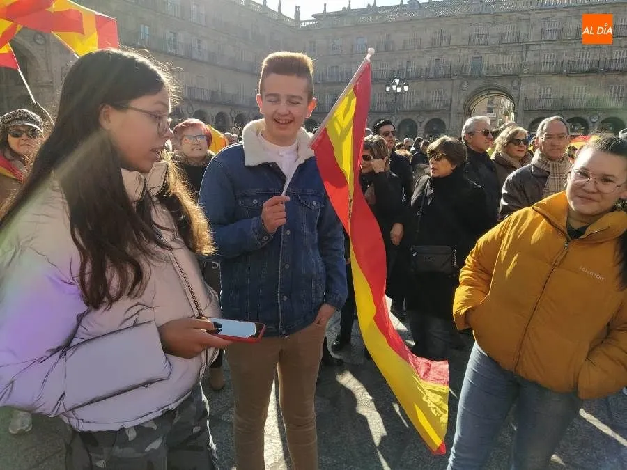 Foto 7 - Cerca de 500 salmantinos se unen a la movilizaci&oacute;n de Vox para exigir al Gobierno respeto a Espa&ntilde;a