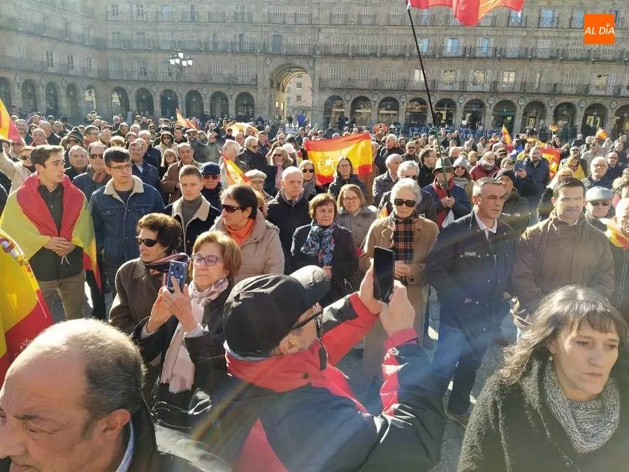 Foto 6 - Cerca de 500 salmantinos se unen a la movilizaci&oacute;n de Vox para exigir al Gobierno respeto a Espa&ntilde;a