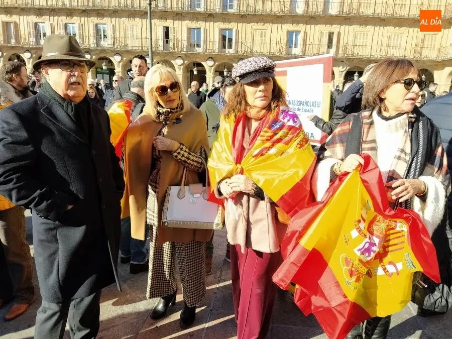 Foto 2 - Cerca de 500 salmantinos se unen a la movilizaci&oacute;n de Vox para exigir al Gobierno respeto a Espa&ntilde;a