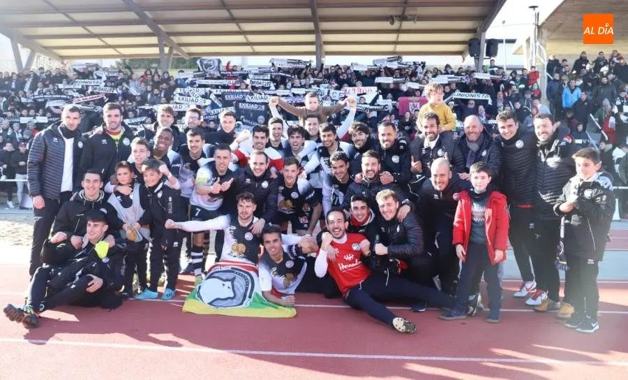Celebración de Unionistas tras su proeza ante el Deportivo. Foto de Lydia González