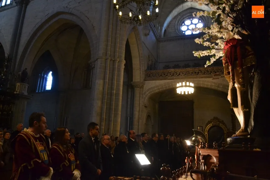 Foto 5 - San Sebasti&aacute;n llega al centro hist&oacute;rico entrando en la Catedral por su P&oacute;rtico del Perd&oacute;n  