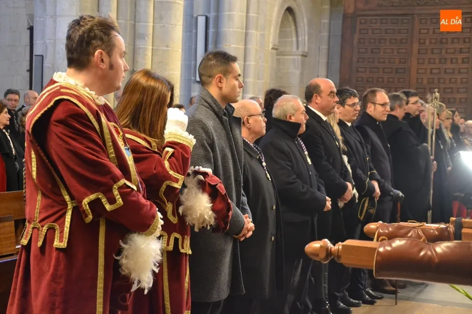 Foto 7 - San Sebasti&aacute;n llega al centro hist&oacute;rico entrando en la Catedral por su P&oacute;rtico del Perd&oacute;n  