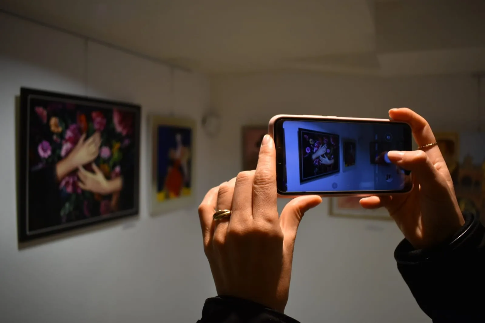 Foto 4 - Inaugurado el espacio dedicado al arte de la Librer&iacute;a Yuste