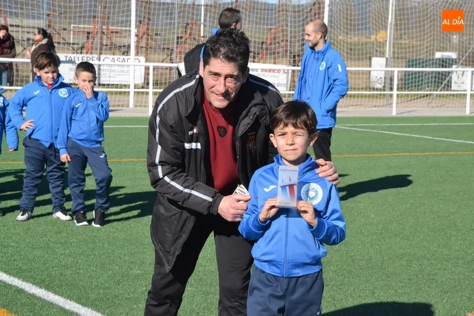 Foto 4 - Agradable ma&ntilde;ana de deporte y convivencia de los m&aacute;s peques del Ciudad Rodrigo y el Amor de Dios  