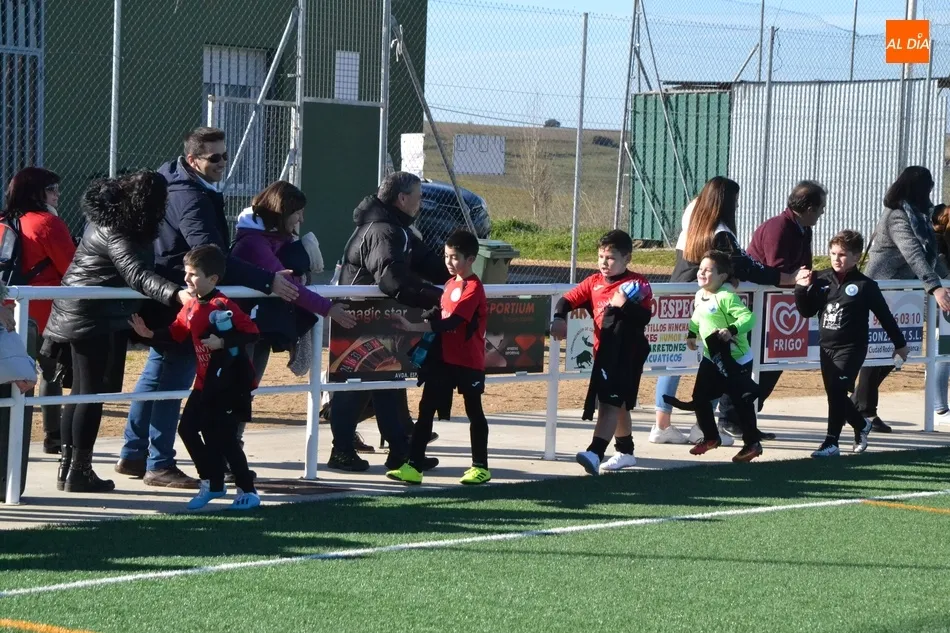 Foto 10 - Agradable ma&ntilde;ana de deporte y convivencia de los m&aacute;s peques del Ciudad Rodrigo y el Amor de Dios  