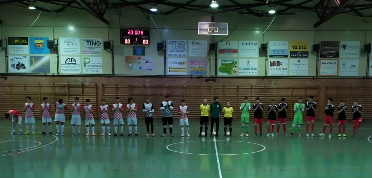 Foto 2 - El III Juvenil saca un satisfactorio punto en su largo viaje hasta Cistierna  