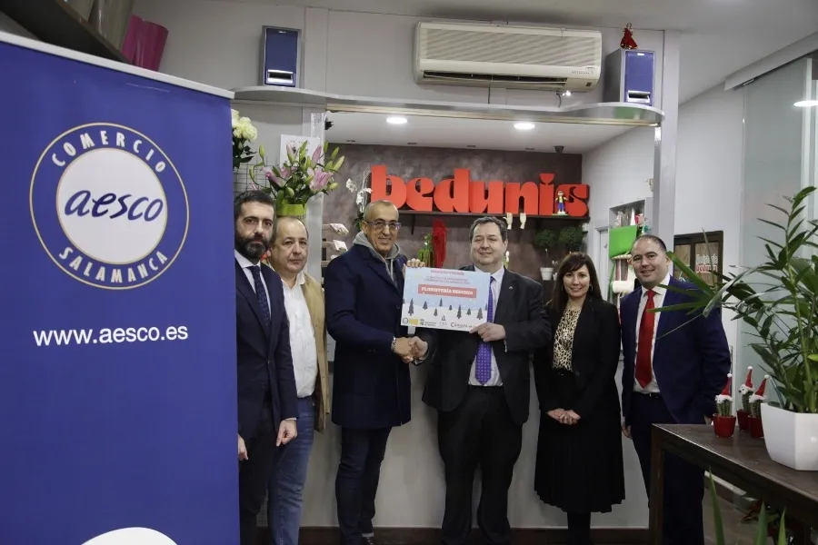 Foto 3 - Zap-Zap y Florister&iacute;a Bedunia,&nbsp;comercios ganadores del Concurso de Escaparates de Navidad&nbsp;  