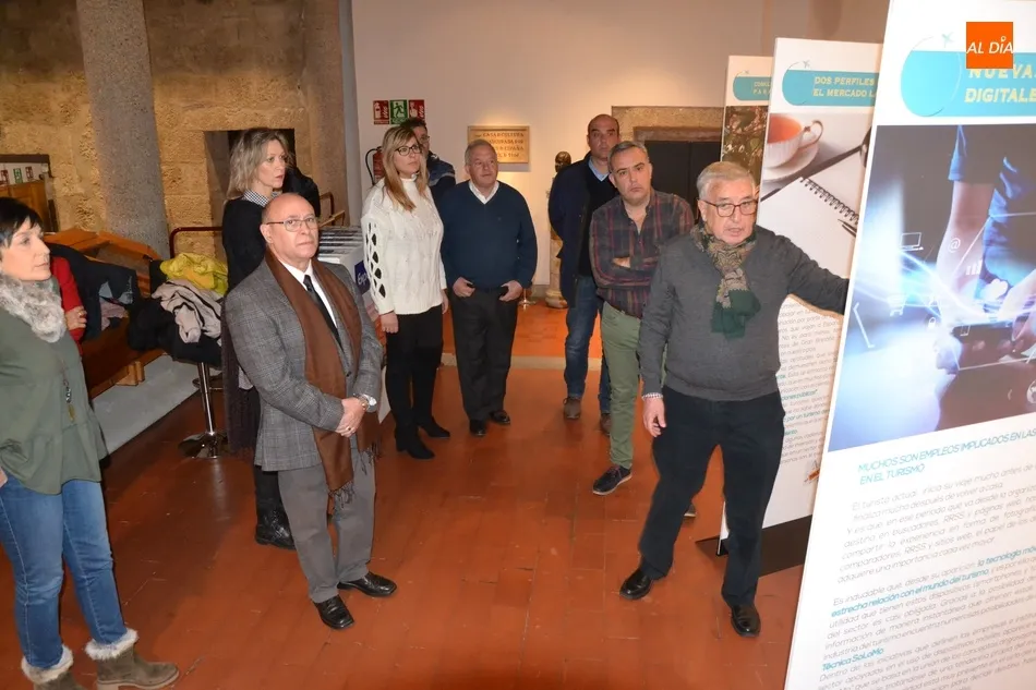 Foto 9 - Turismo y empleo se unen en una exposici&oacute;n en la Casa de la Cultura  