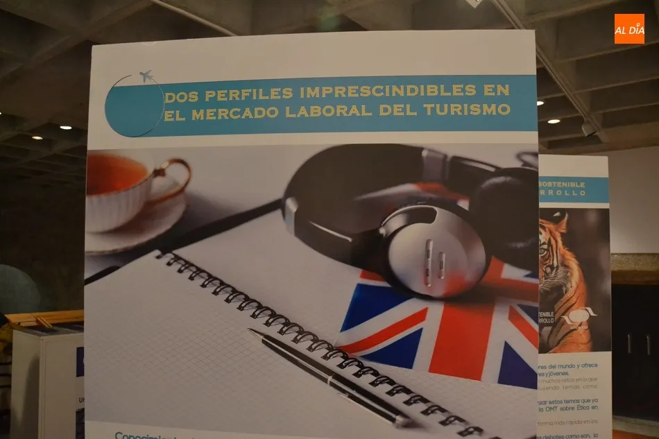 Foto 2 - Turismo y empleo se unen en una exposici&oacute;n en la Casa de la Cultura  
