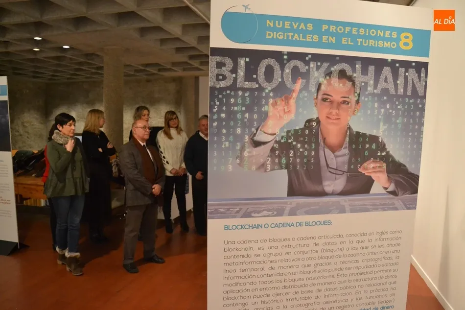 Foto 6 - Turismo y empleo se unen en una exposici&oacute;n en la Casa de la Cultura  