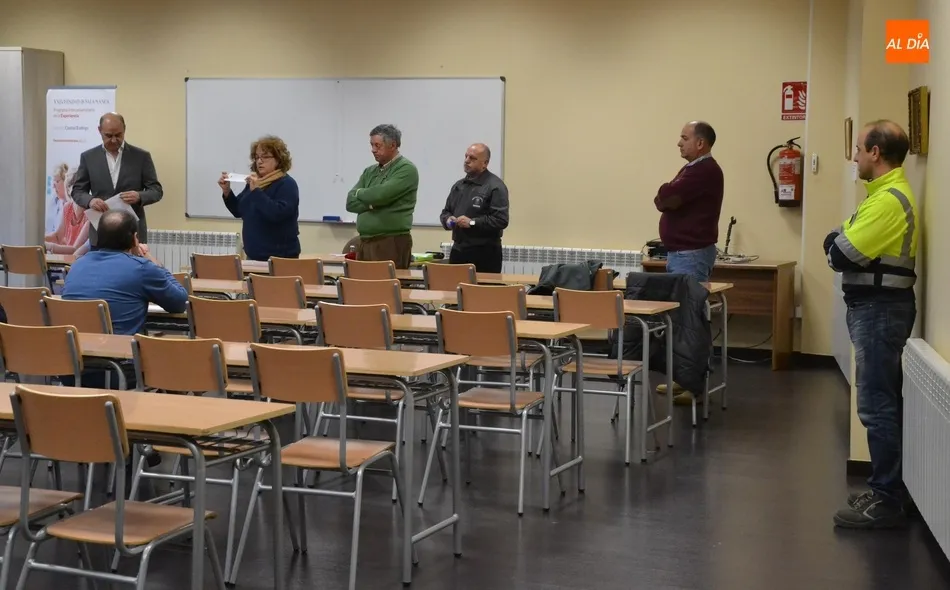 Foto 5 - Once aspirantes afrontan el examen decisivo por la plaza de Oficial de 1&ordf; de Alba&ntilde;iler&iacute;a  