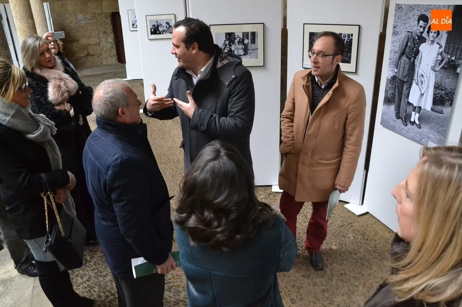 Una exposición repasa el lado más humano de la Guardia Civil, cuyo Capitán en Miróbriga...