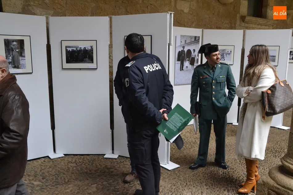 Foto 10 - Una exposici&oacute;n repasa &ldquo;el lado m&aacute;s humano&rdquo; de la Guardia Civil, cuyo Capit&aacute;n en Mir&oacute;briga...