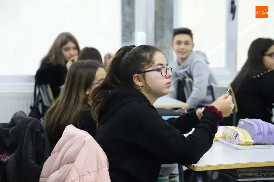 Foto 3 - El Ayuntamiento promueve el voluntariado entre 700 alumnos de Secundaria y Bachillerato