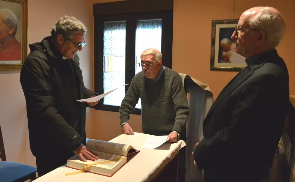 Santiago Alonso Martín deja tras 32 años el puesto de Canciller Secretario de la Diócesis  