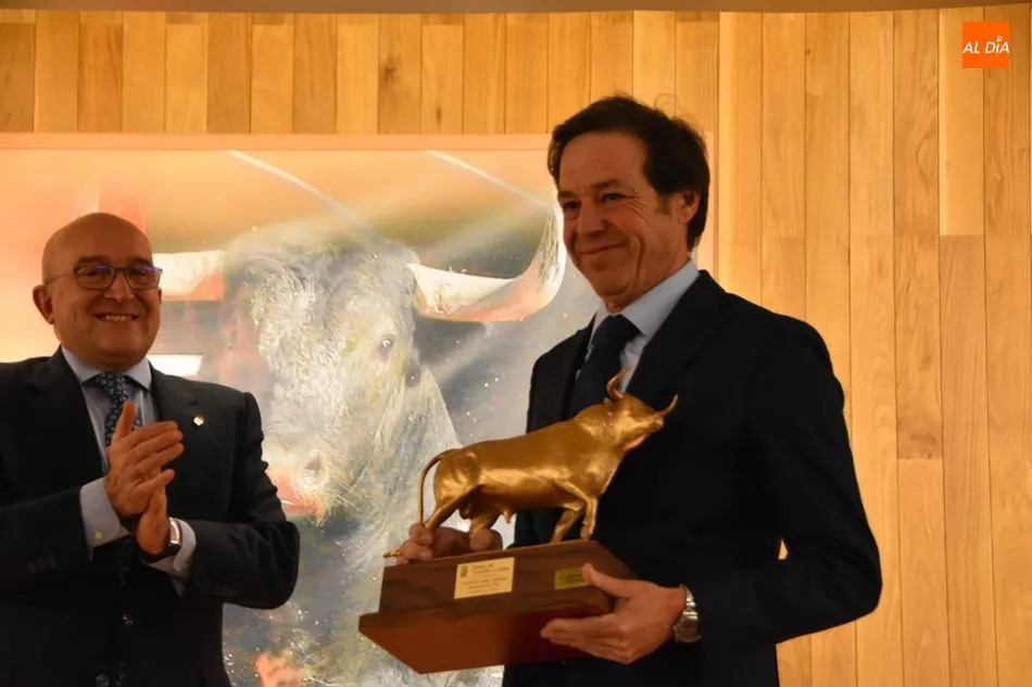 Foto 7 - &lsquo;Barquito&rsquo;, de la ganader&iacute;a Garcigrande,&nbsp;recibe el premio Toro de Oro de la Junta de Castilla ...