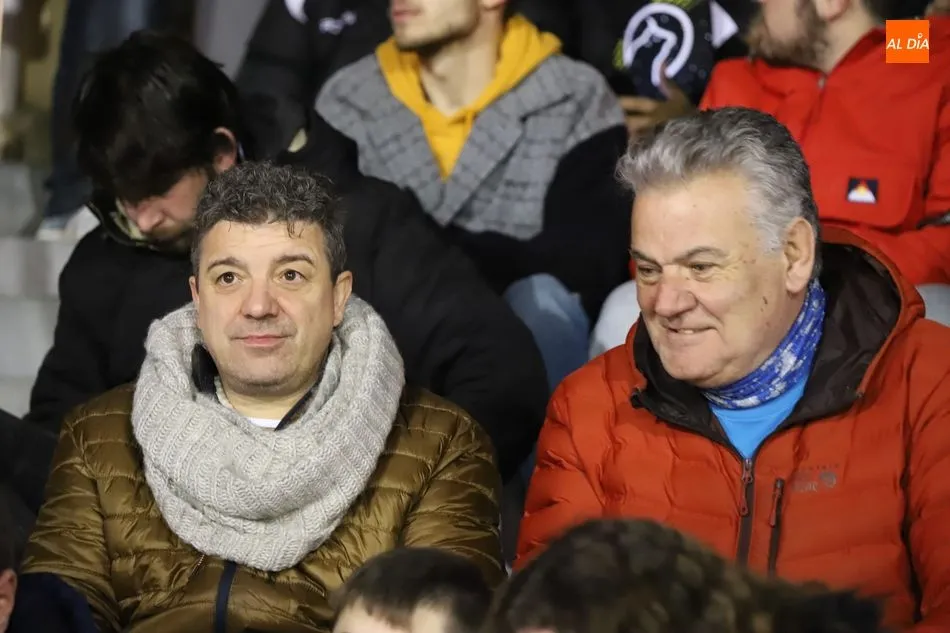 Foto 9 - La afici&oacute;n de Unionistas dicta sentencia: quieren el partido copero en las Pistas y reprochan al...