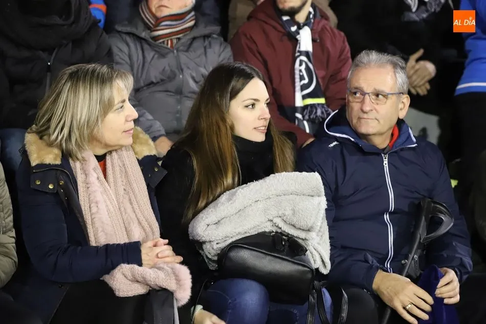 Foto 4 - La afici&oacute;n de Unionistas dicta sentencia: quieren el partido copero en las Pistas y reprochan al...