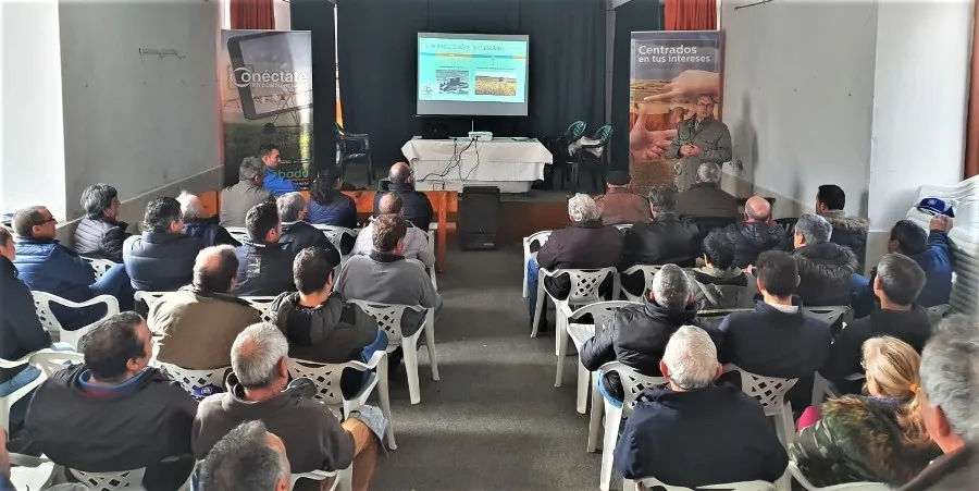 Foto 2 - El abonado y el cooperativismo centran la jornada de Cobadu sobre la nutrici&oacute;n del cereal