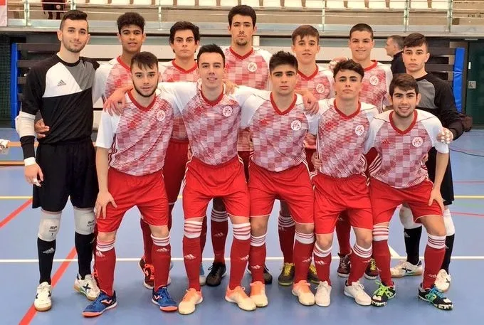 Foto 11 - Castilla y Le&oacute;n s&iacute; remata la faena ante Cantabria con mucho m&aacute;s protagonismo de Sergio Moreiro  