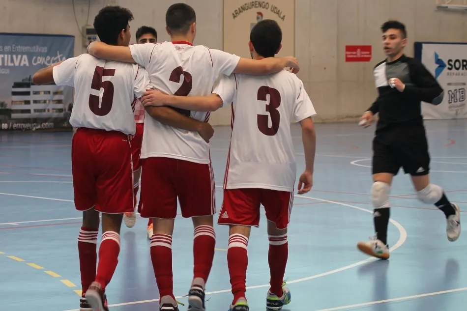 Foto 10 - Castilla y Le&oacute;n s&iacute; remata la faena ante Cantabria con mucho m&aacute;s protagonismo de Sergio Moreiro  