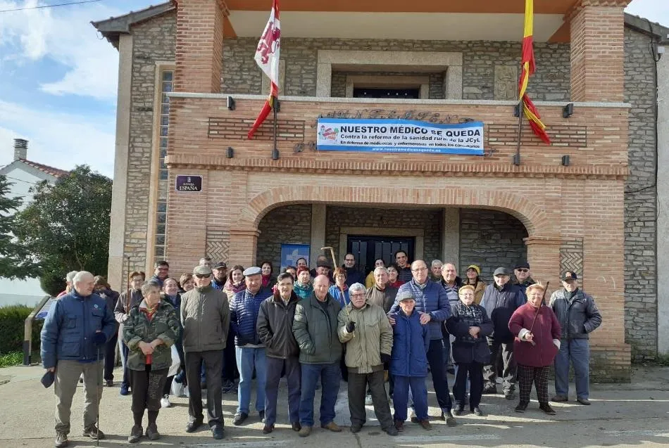 Los vecinos de Puebla de Yeltes también se manifiestan contra los planes sanitarios de la Junta  