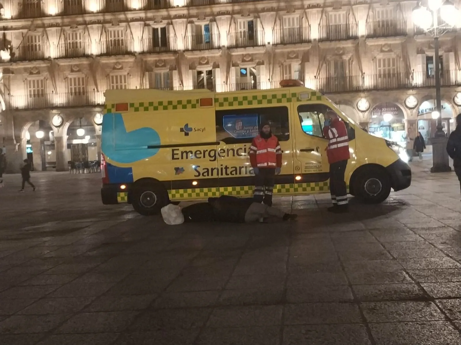 El causante del problema, en el suelo de la Plaza