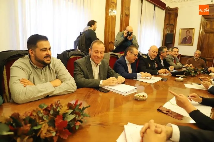 Foto 5 - Las autoridades garantizan la seguridad y falta el &lsquo;ok&rsquo; del Ayuntamiento de Villares para que...