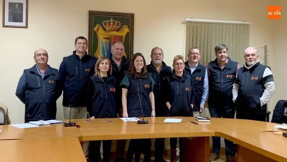 Algunos de los integrantes de la Junta directiva y socios de la Ruta del Vino Arribes tras la asamblea