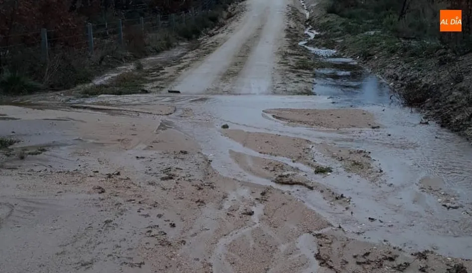 Estado que presenta buena parte de la red de caminos tras las lluvias de hace unos días